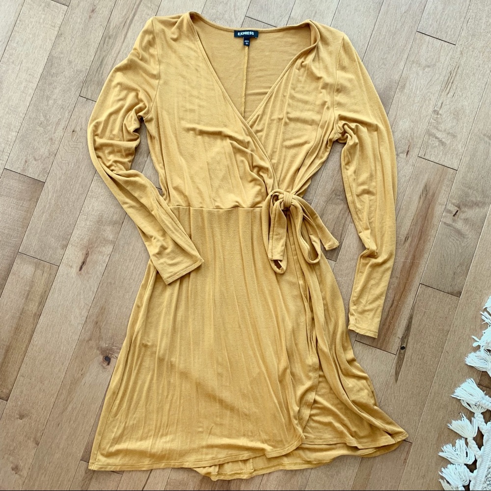 Long sleeve Wrap Dress - Picture 3 of 7